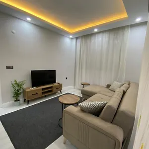 Havalimanina Yakin Havuzlu 1+1 Lux Apartment Antalya